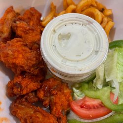 Yia Yia's Pizza Cafe - Buffalo Chicken Wing Dinner