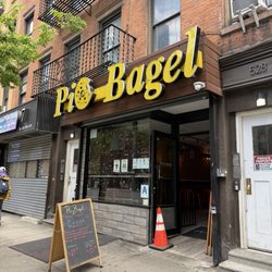 Pio Bagel - Outside