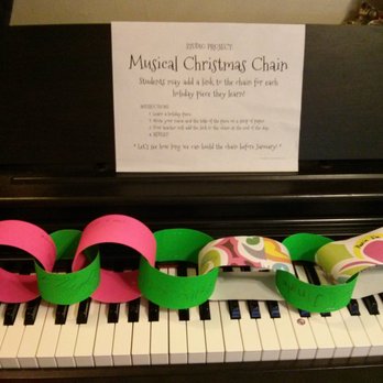 Pianopresto Plus - Students wrote the name of the holiday song(s) they learned and formed a musical chain! - Musical Instruments & Teachers Near Me Pianopresto Plus - Students wrote the name of the holiday song(s) they learned and formed a musical chain! - Musical Instruments & Teachers Near Me