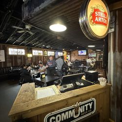 Maklemore's Ale House & Bistro
