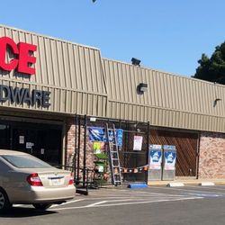 Antioch Ace Hardware - New Paint Outside Antioch Ace - 2019