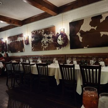 Charolais Steakhouse - Beautiful dining room. - Steakhouses Near Me - Hickory, North Carolina Charolais Steakhouse - Beautiful dining room. - Steakhouses Near Me - Hickory, North Carolina