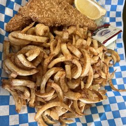 Roi De La Patate - Fish and curly fries