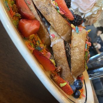 Bosscat Kitchen & Libations - Fruity Pebbles French Toast - New American Near Me - Houston, Texas Bosscat Kitchen & Libations - Fruity Pebbles French Toast - New American Near Me - Houston, Texas