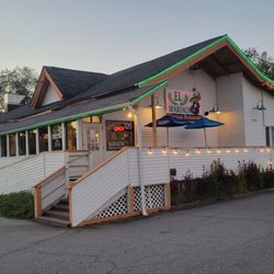 El Mariachi - Street view