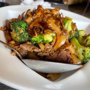 Cafe Equator - Pad See Ew with beef and broccoli. So filling - Thai Near Me - Metairie, Louisiana Cafe Equator - Pad See Ew with beef and broccoli. So filling - Thai Near Me - Metairie, Louisiana