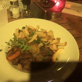 Gent aan de Schinkel - Beef burgundy - make sure to ask for the salad . The first time I order this, they didn't bring it, and it comes with the entree . - Gastropubs Near Me - Amsterdam, New Hampshire