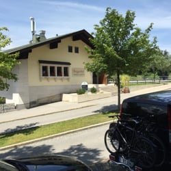 Kampfhäusl - Walk across the street behind the restaurant