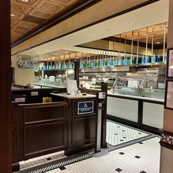 Myron's - Interior