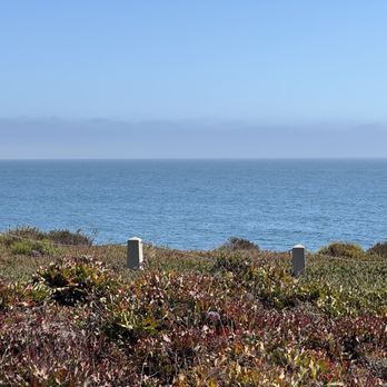 Dinosaur Caves Park - Never ending views - Parks Near Me - Pismo Beach, California