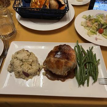 Hugo's Cellar - Beef Wellington with mashed potatoes - American Near Me - Las Vegas, Nevada Hugo's Cellar - Beef Wellington with mashed potatoes - American Near Me - Las Vegas, Nevada