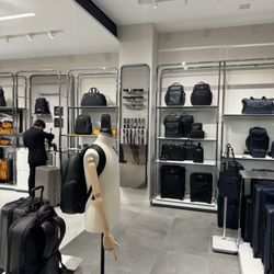 Tumi