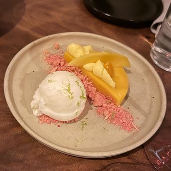 Nomade - Mango dessert - Mexican Near Me - Austin, Texas Nomade - Mango dessert - Mexican Near Me - Austin, Texas