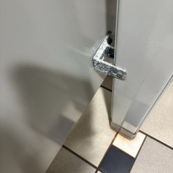 LA Fitness - Mildew/ rusty stalls