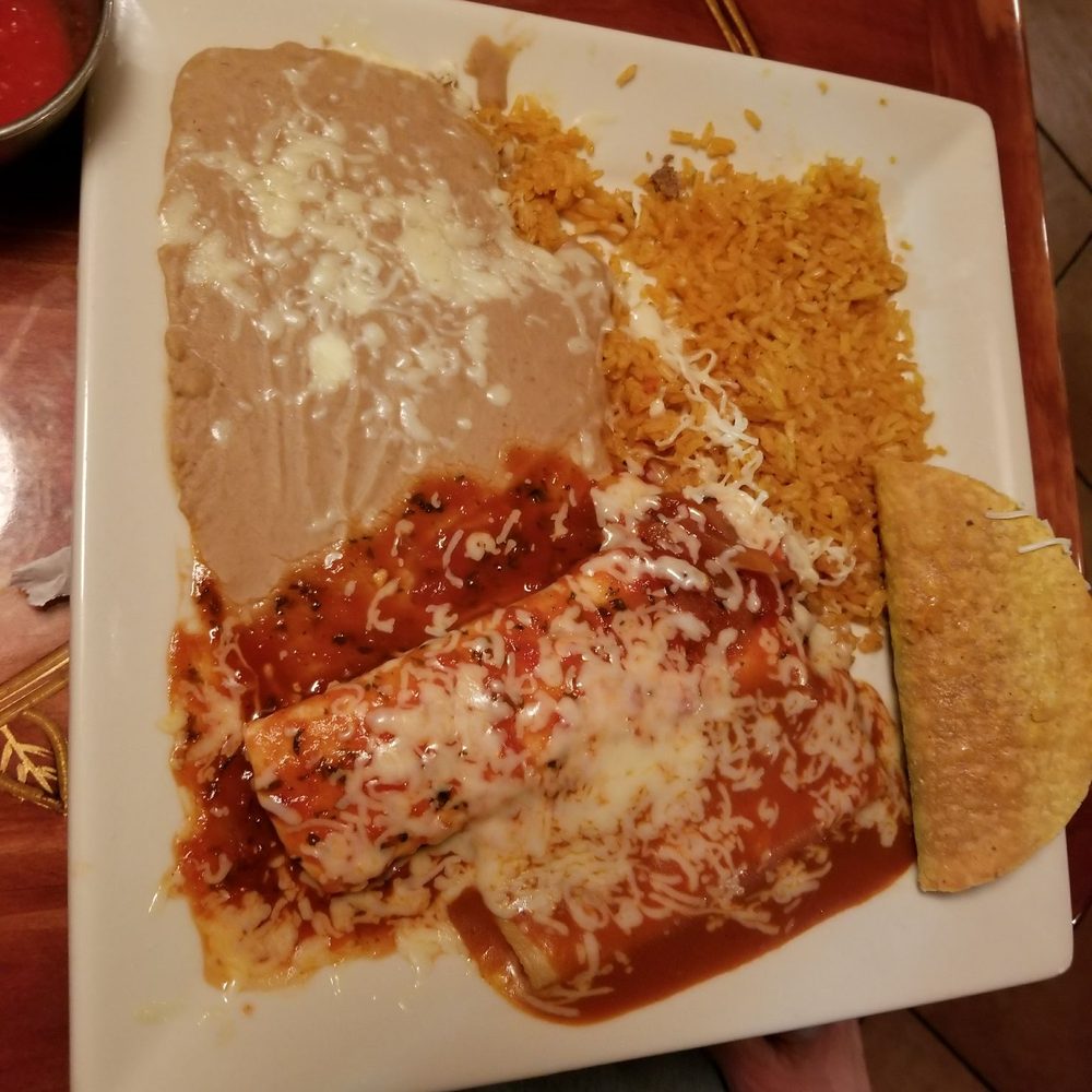 El Tapatio Mexican Restaurant - Combo platter - Mexican Near Me - Wilson, North Carolina
