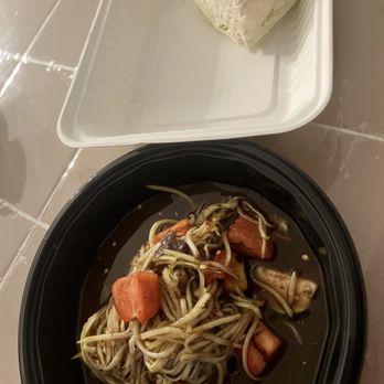 Malee's Kitchen - Papaya Salad - Food Trucks Near Me - Fresno, California Malee's Kitchen - Papaya Salad - Food Trucks Near Me - Fresno, California