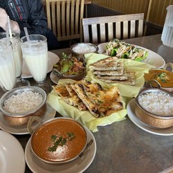 Indian Curry Palace - Butter Chicken, Onion Kulcha, Spinach Garlic Naan, Chicken Sadabahar, Paneer Taco