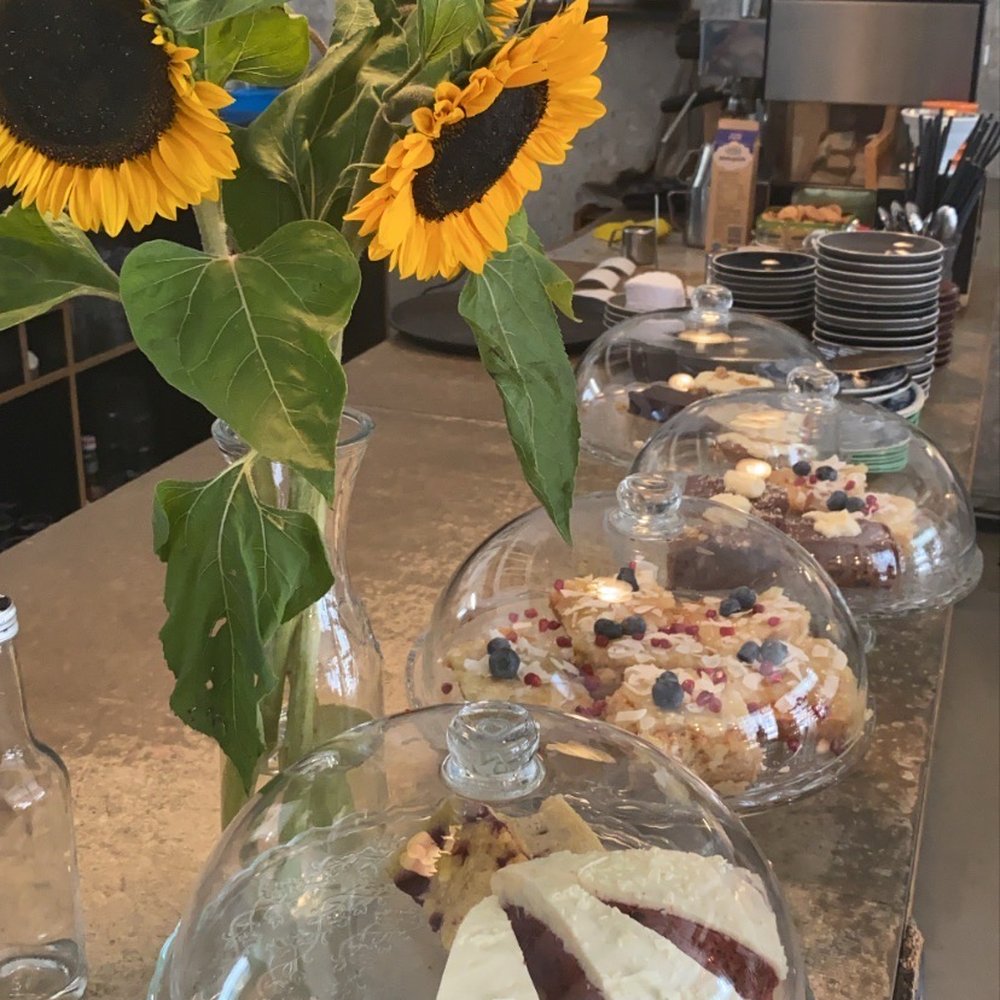 Buut Vrij - And for the sweet tooth...temptation! (Vegan options available) - Cafes Near Me - Tilburg, New Brunswick