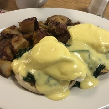 Rick's Nutmeg Grille - Eggs Florentine! - Breakfast & Brunch Near Me - Torrington, Connecticut