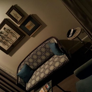 Hotel Ella - Sitting area in suite 25 - Hotels Near Me - Austin, Texas Hotel Ella - Sitting area in suite 25 - Hotels Near Me - Austin, Texas