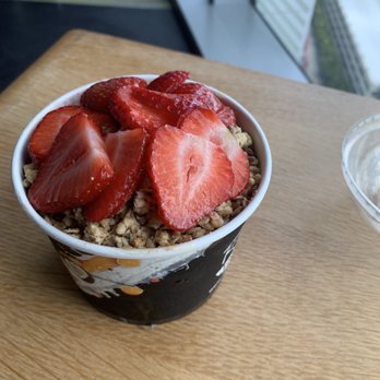 Rush Bowls - Berry Fresh Bowl - Juice Bars & Smoothies Near Me - Sandy Springs, Georgia Rush Bowls - Berry Fresh Bowl - Juice Bars & Smoothies Near Me - Sandy Springs, Georgia