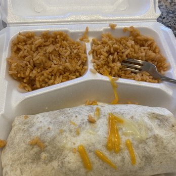 El Paso Mexican Restaurant - Classic Burrito - Mexican Near Me - Plainville, Connecticut