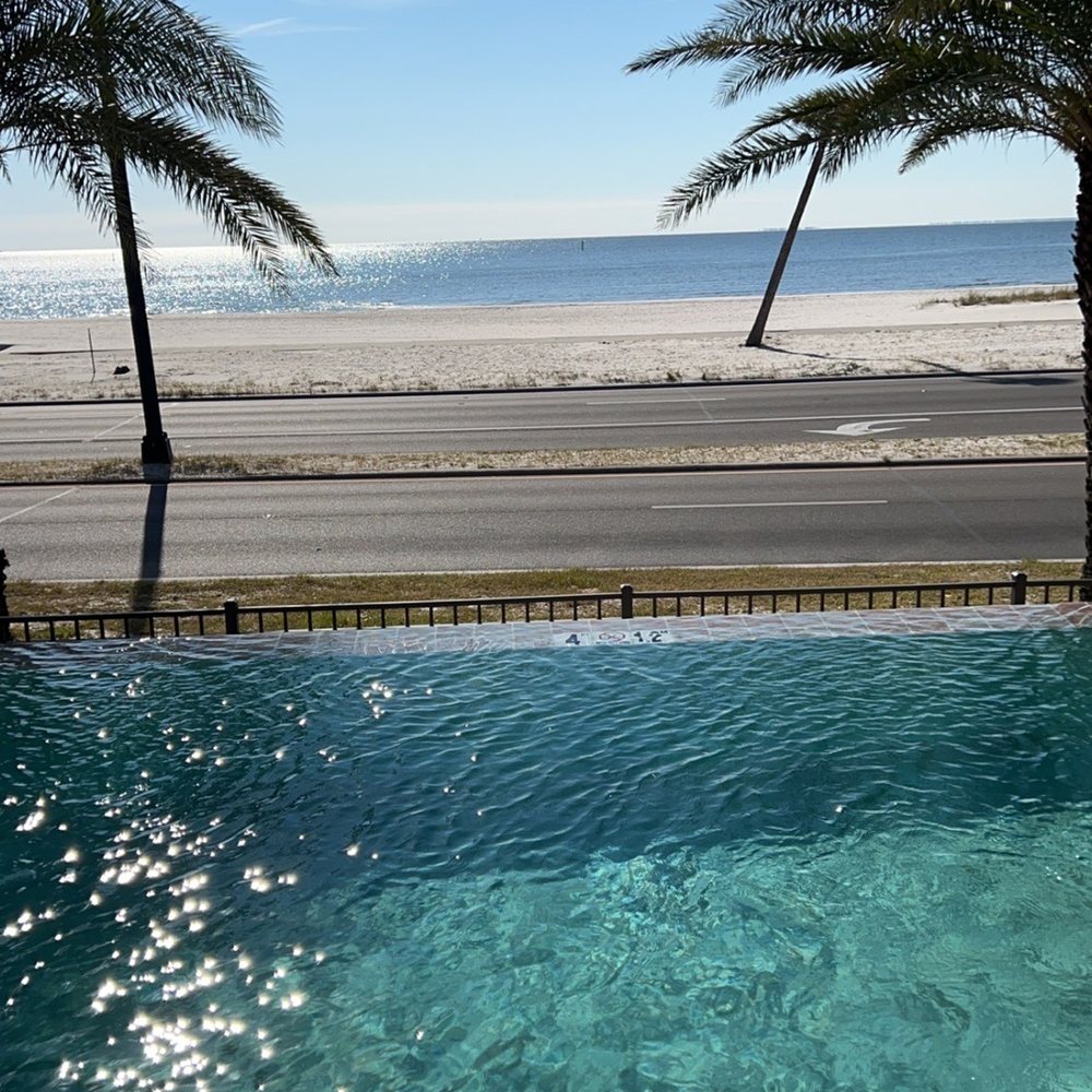 Holiday Inn Express - Hotels Near Me - Gulfport, Mississippi