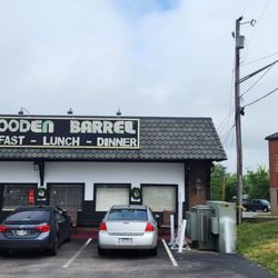 The Wooden Barrel - Outside