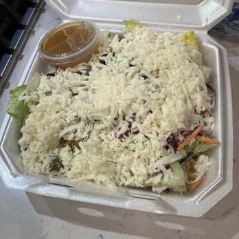 Pizza Suprema - Tossed salad with fresh mozz - Pizza Near Me - Lutz, Florida Pizza Suprema - Tossed salad with fresh mozz - Pizza Near Me - Lutz, Florida