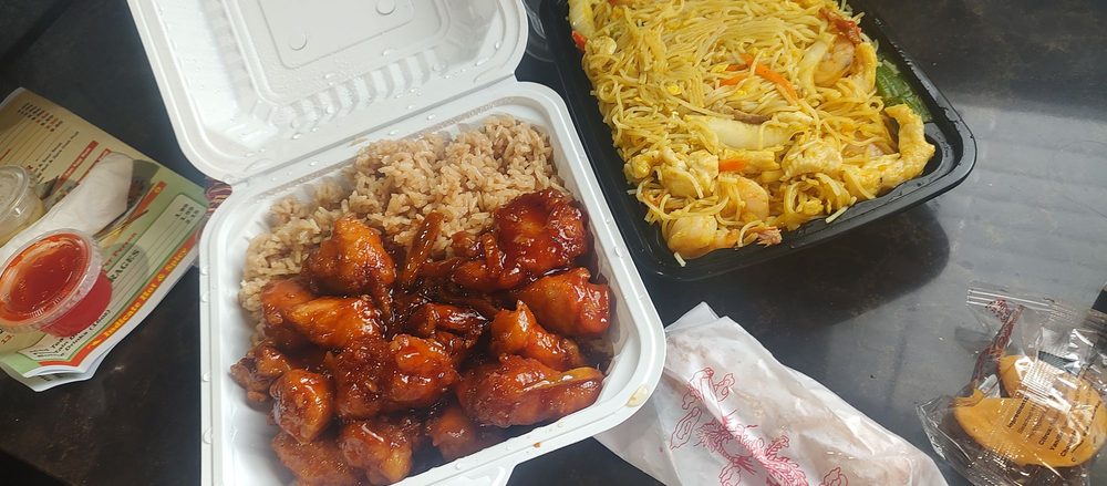 Food from Yang's Kitchen Chinese Restaurant