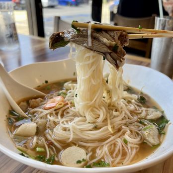 Cali Pho Nia - Vietnamese Near Me - Van Nuys, California