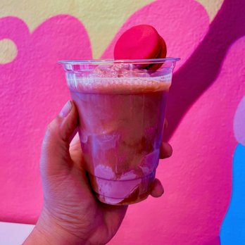 Elevation Tea - Berry Happy Float: Black raspberry Big Olaf ice cream, Berry Bliss tea, Raspberry french macaron - Coffee & Tea Near Me - Sarasota, Florida