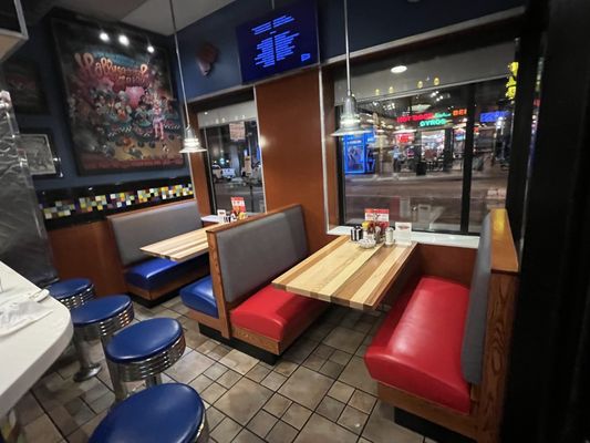 Hollywood Grill by null