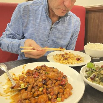Yunnan Restaurant - 110. Kung Pao Chicken - Chinese Near Me - Oak Park, California Yunnan Restaurant - 110. Kung Pao Chicken - Chinese Near Me - Oak Park, California