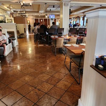 Tommy Bahama - Seafood Near Me - Kihei, Hawaii