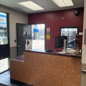 Jiffy Lube - Front desk - Oil Change Stations Near Me - San Diego, California Jiffy Lube - Front desk - Oil Change Stations Near Me - San Diego, California