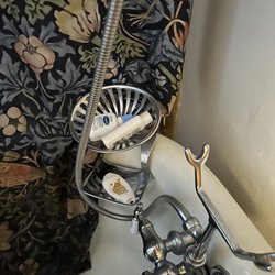 The Daniels House Inn - Leaving their stuff in the shower