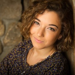 Lucozzi Portraits - Senior Portrait - In studio