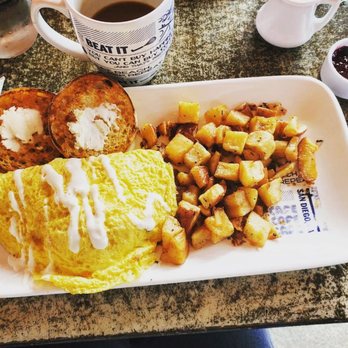 Fig Tree Cafe - Cal omelet - Breakfast & Brunch Near Me - San Diego, California Fig Tree Cafe - Cal omelet - Breakfast & Brunch Near Me - San Diego, California