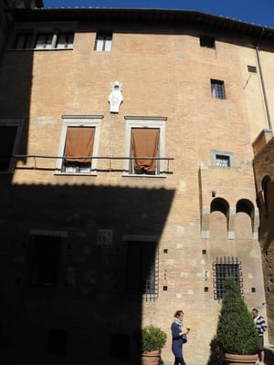 Palazzo Chigi Saracini by null