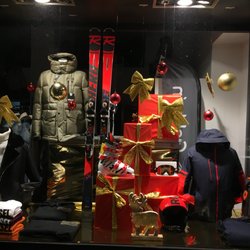 Roberto Sport Milano - A Milano da oltre 30 siamo un riferimento per gli sciatori che si affidano alla nostra competenza per sciare su tutte le piste del mondo.