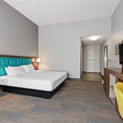 Hampton Inn La Junta - Guest room