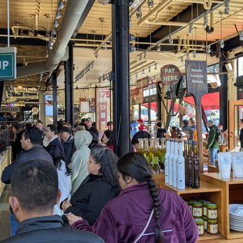 Boudin - The ambiance - Bakeries Near Me - San Francisco, California