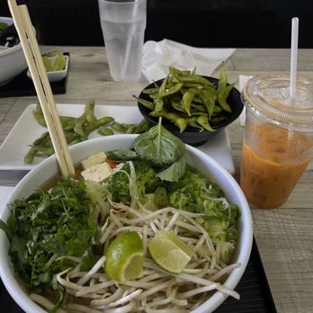 Ramen vs Pho - veggie Pho Noodle - Vietnamese Near Me - Fresno, California Ramen vs Pho - veggie Pho Noodle - Vietnamese Near Me - Fresno, California