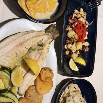 Sapore Di Mare - Branzino al forno X Cacio E Pepe Cacio E Pepe con Tartufo Polpo alla Griglia - Italian Near Me - Miami, Florida Sapore Di Mare - Branzino al forno X Cacio E Pepe Cacio E Pepe con Tartufo Polpo alla Griglia - Italian Near Me - Miami, Florida