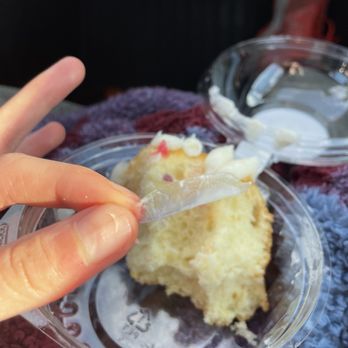 Nothing Bundt Cakes - Plastic found in icing - Bakeries Near Me - Tustin, California