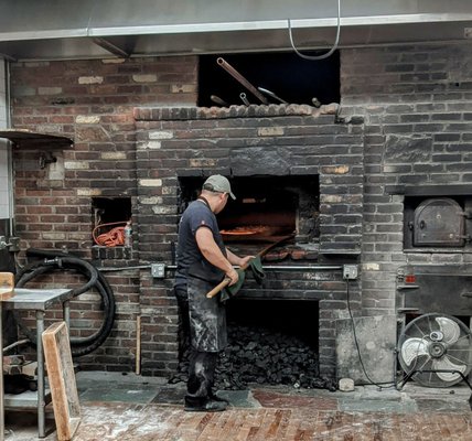 Frank Pepe Pizzeria Napoletana by null