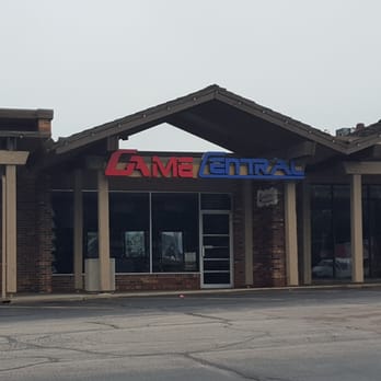 GAME CENTRAL ENTERTAINMENT - Books 