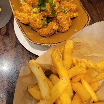 Hard Rock Cafe - Spicy shrimp - Burgers Near Me - Honolulu, Hawaii