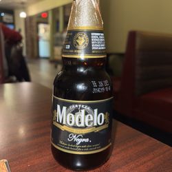 Tapatia's Taqueria - Modelo Negra